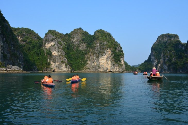 ha-long-bay-2404431_1280.jpg