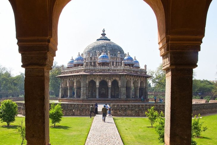 isa-khan-tomb-2242989_1280.jpg