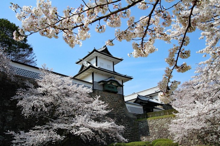 kanazawa-castle-5194913_1280.jpg