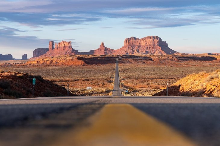 monument-valley-5499156_1280.jpg