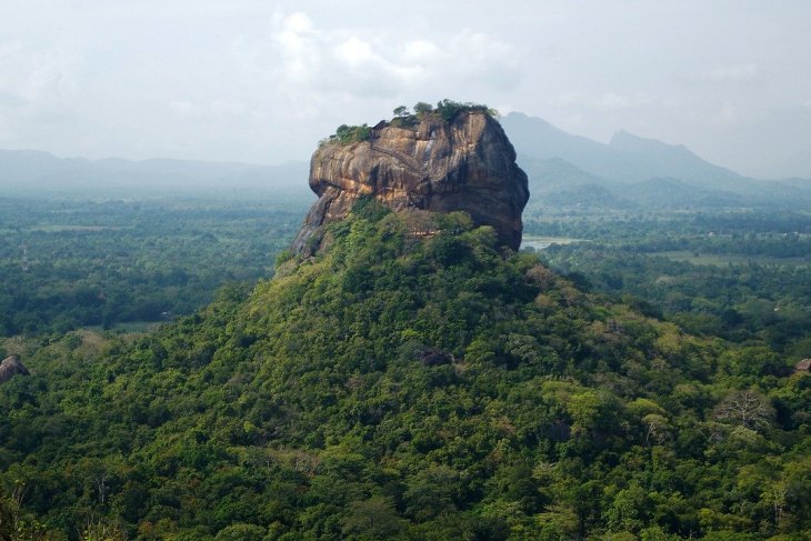 sigiriya-5279425_1280.jpg