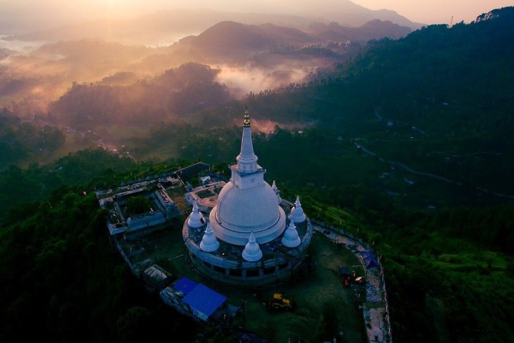 stupa-5327512_1.jpg